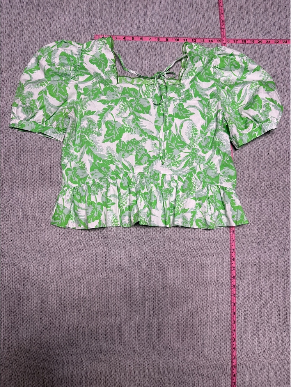 Olivaceous Green and White Floral Puff Sleeve Top, Size L - Picture 4 of 5
